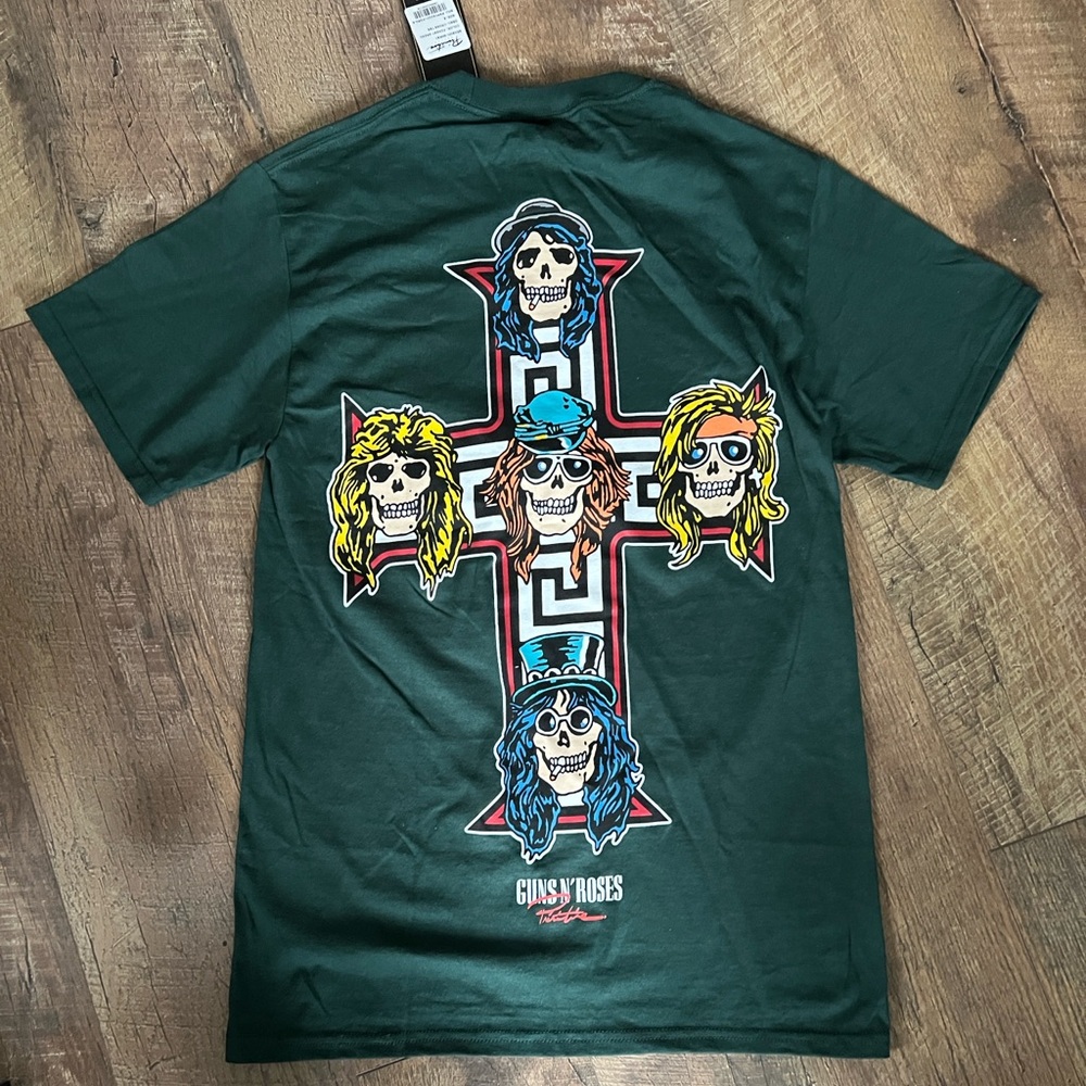 Primitive X GUNS N’ ROSES Skull Graphic Tee